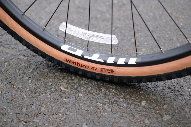 Genesis Fugio 20 Ex-Hire Steel Gravel Bike - Purple / Black-11